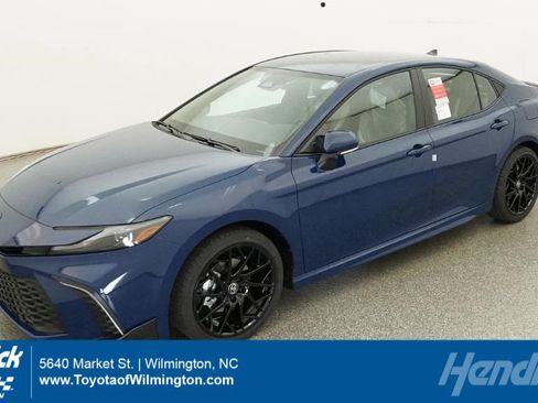 New 2026 Toyota Camry SE image 1