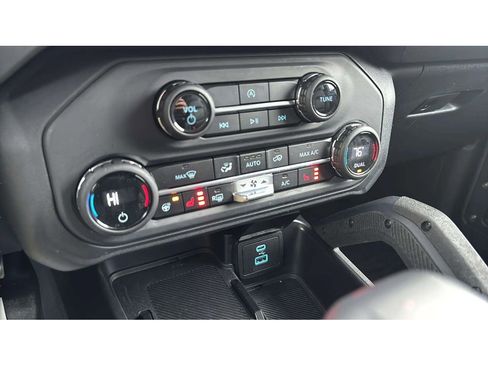 Used 2025 Ford Bronco Badlands image 20