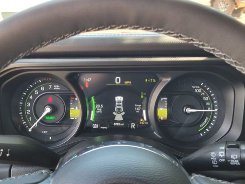 Used 2025 Jeep Wrangler Unlimited Sahara w/ Safety Group AWD/4WD image 22