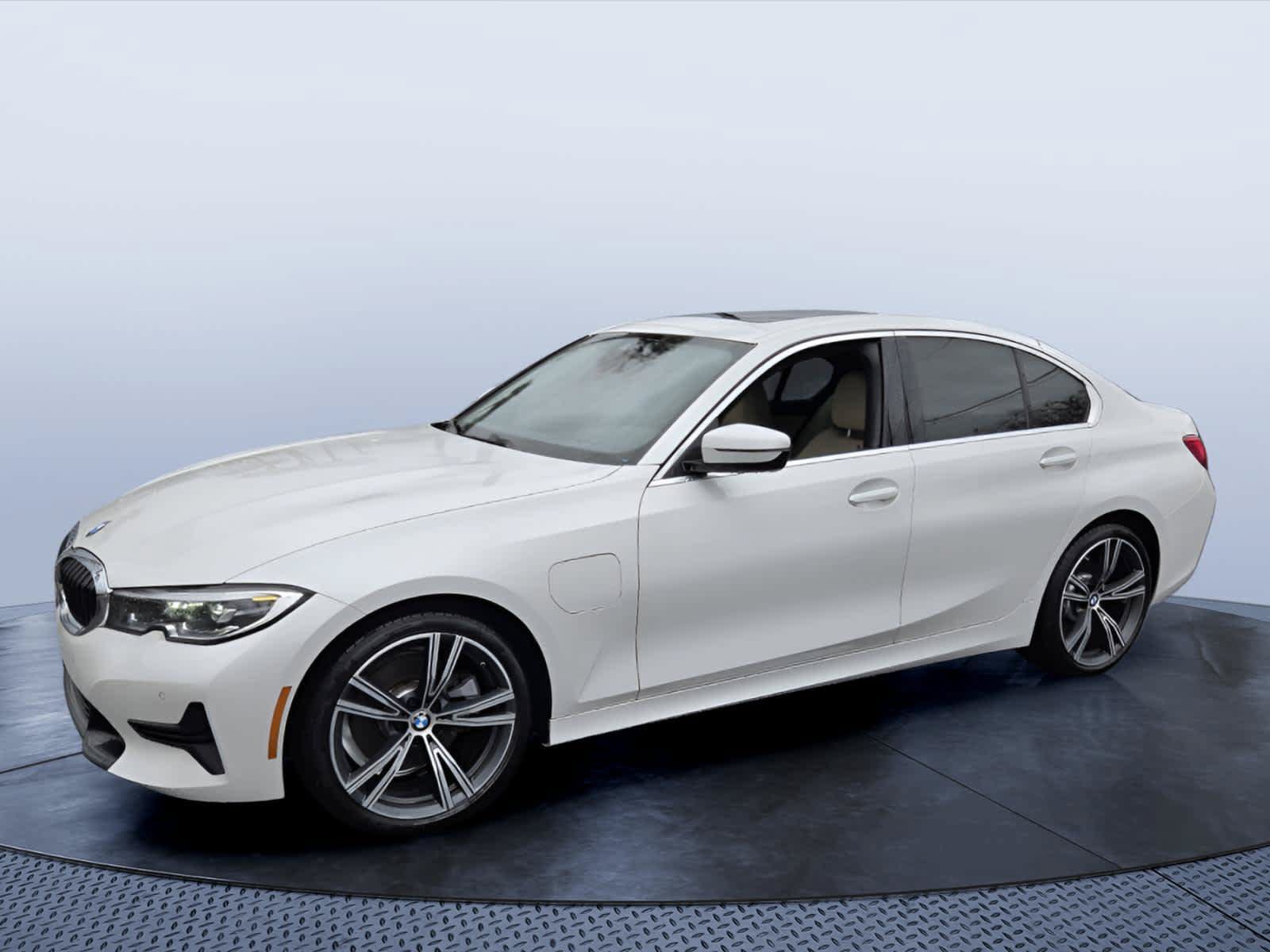 Used 2021 BMW 330e w/ Premium Package RWD image 7