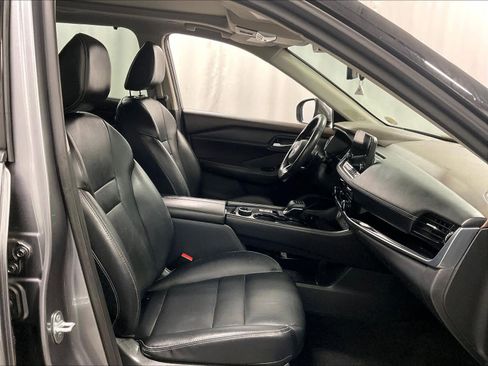 Used 2022 Nissan Rogue SL w/ SL Premium Package image 11