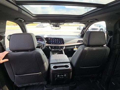 Used 2025 Chevrolet Tahoe High Country image 39