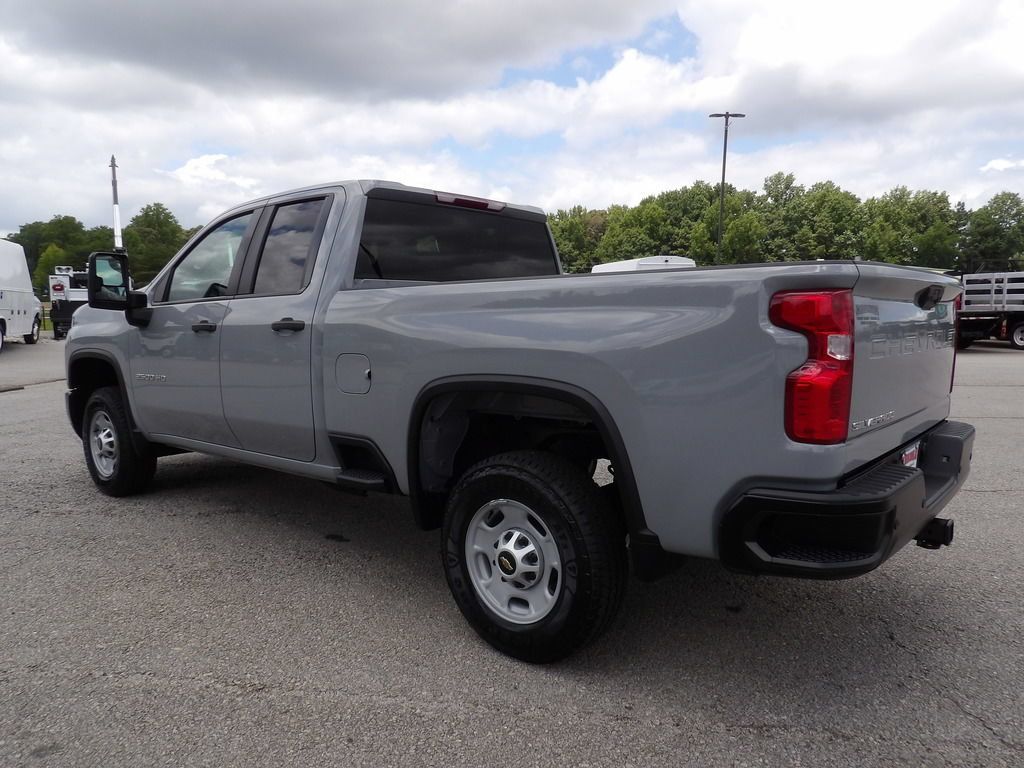 Used 2024 Chevrolet Silverado 2500 W/T RWD image 4