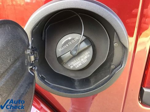 Used 2022 Jeep Wrangler Unlimited Sahara image 45