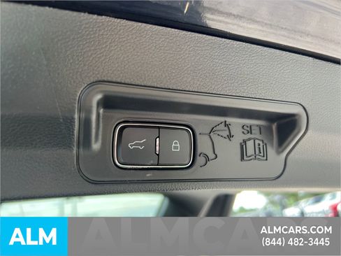 Used 2025 Ford Explorer ST image 17