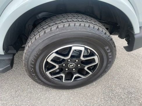 Used 2024 Ford Bronco Outer Banks AWD/4WD image 9