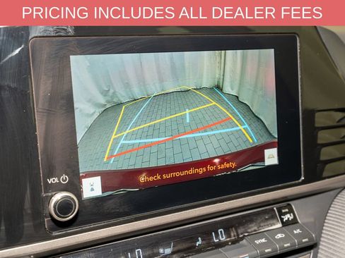 Used 2025 Toyota Camry SE FWD image 13