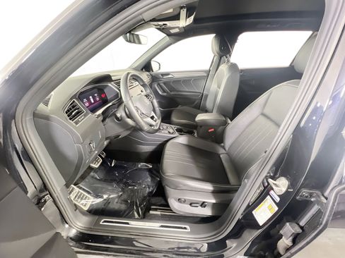 Used 2023 Volkswagen Tiguan SE R-Line AWD/4WD image 20