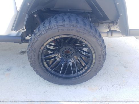 Used 2023 Jeep Gladiator Sport AWD/4WD image 24