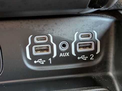 Used 2023 RAM 3500 Limited image 23