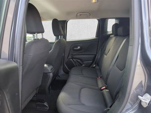 Used 2023 Jeep Renegade Latitude AWD/4WD image 19