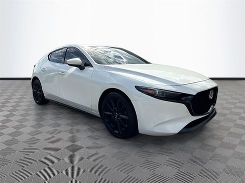 Used 2020 MAZDA MAZDA3 Premium image 4