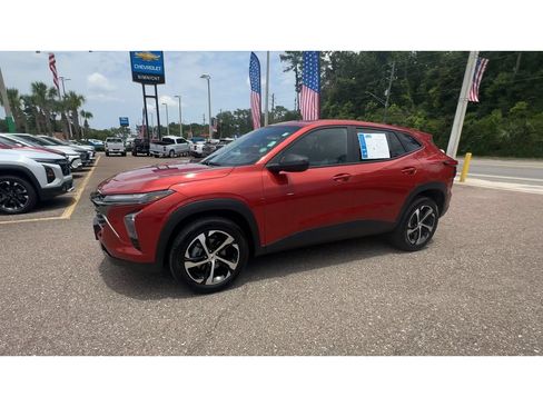 Used 2024 Chevrolet Trax RS w/ Driver Confidence Package FWD image 6