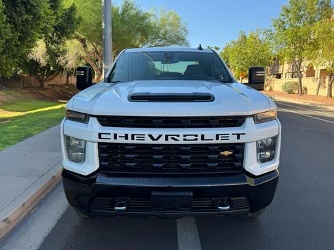 Used 2022 Chevrolet Silverado 2500 Custom w/ Custom Value Package AWD/4WD image 9