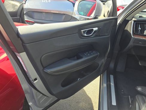 Used 2023 Volvo XC60 B6 Ultimate image 7