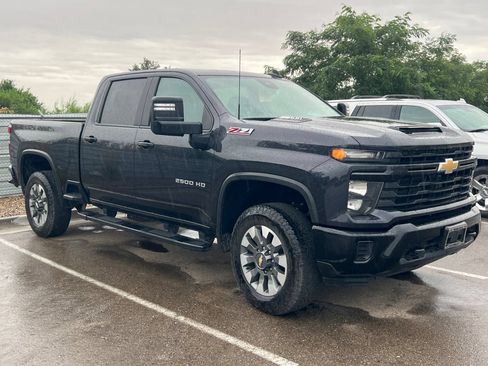 Used 2024 Chevrolet Silverado 2500 Custom w/ Custom Value Package AWD/4WD image 2