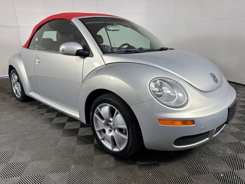 Used 2009 Volkswagen Beetle Blush FWD image 1