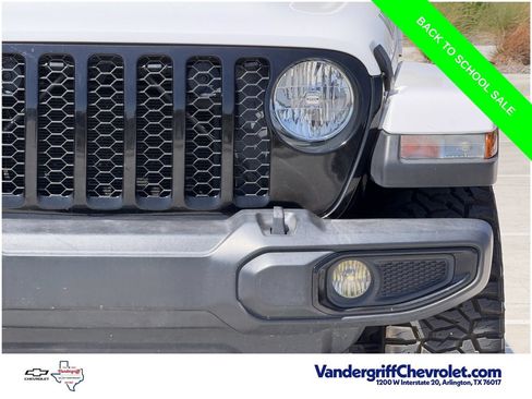 Used 2022 Jeep Gladiator Sport AWD/4WD image 8