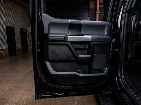 Used 2018 Ford F150 Platinum w/ Equipment Group 701A Luxury image 34