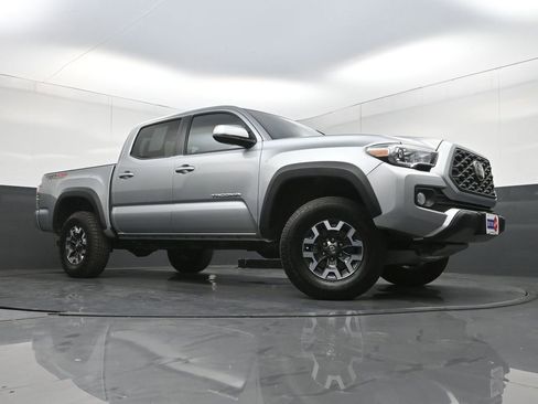 Used 2023 Toyota Tacoma TRD Off-Road w/ Technology Package AWD/4WD image 24
