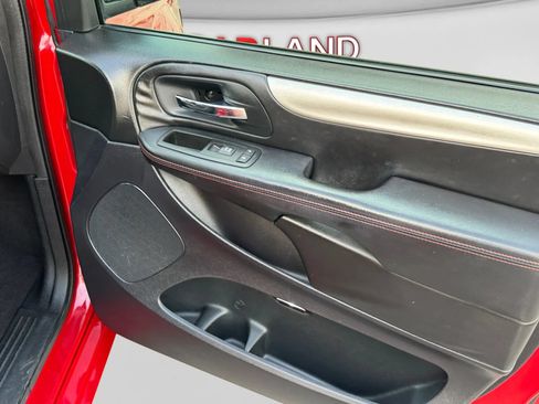 Used 2013 Dodge Grand Caravan R/T w/ Safety Sphere Group FWD image 24