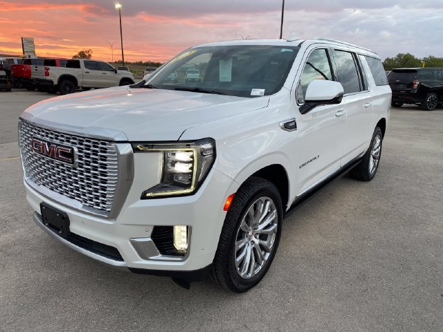Used 2023 GMC Yukon XL Denali w/ Max Trailering Package AWD/4WD image 2
