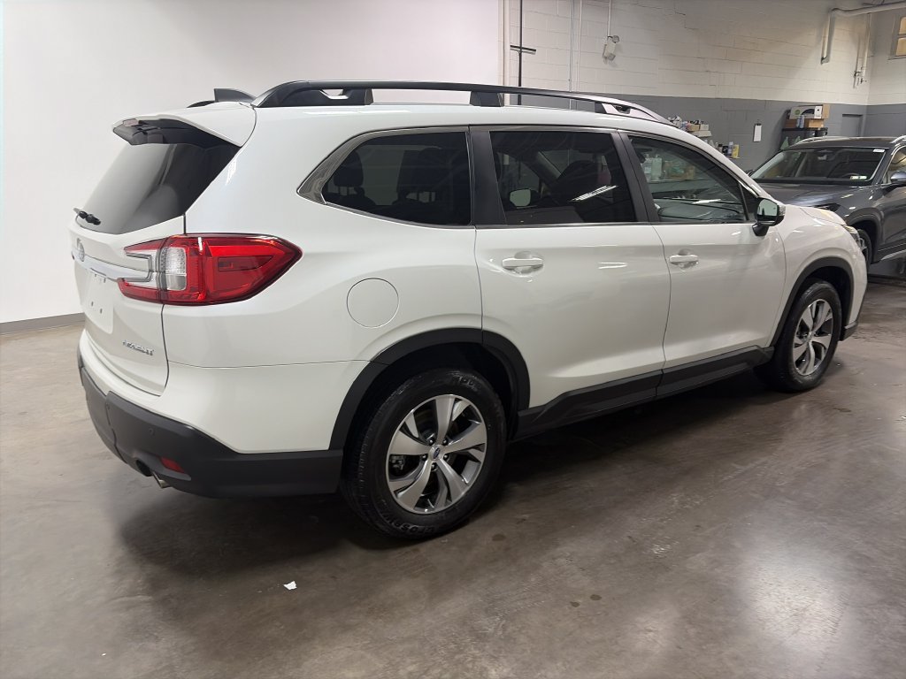 Used 2023 Subaru Ascent Premium w/ Convenience Package AWD/4WD image 3