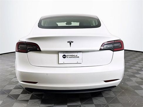 Used 2021 Tesla Model 3 Standard Range Plus image 5