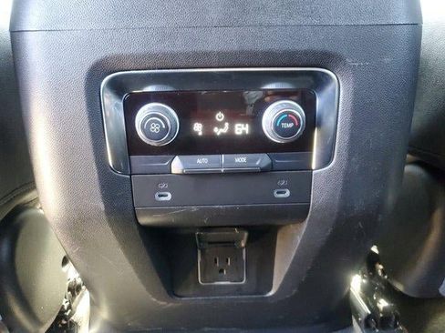 Used 2024 Chevrolet Suburban RST image 10