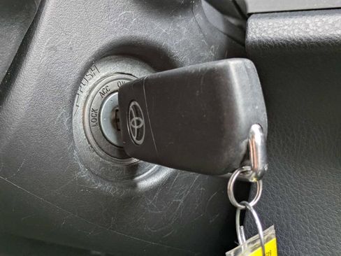 Used 2022 Toyota Camry LE FWD image 39