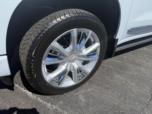 New 2026 Chevrolet Silverado 1500 High Country AWD/4WD image 9