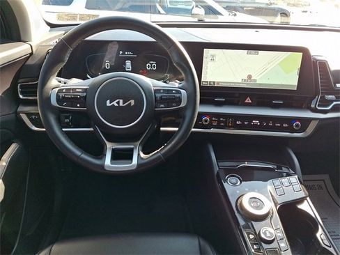 Certified 2023 Kia Sportage EX image 9