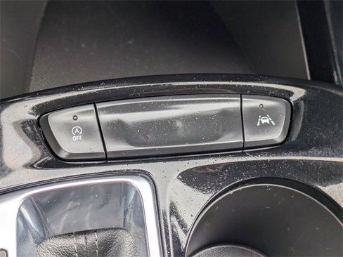 Certified 2025 Chevrolet Trax LT w/ LT Convenience Package image 23