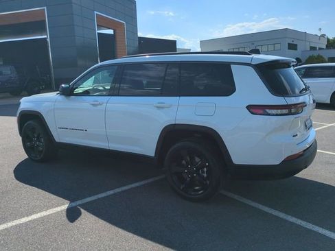 New 2026 Jeep Grand Cherokee L Limited w/ Limited Altitude Package AWD/4WD image 6
