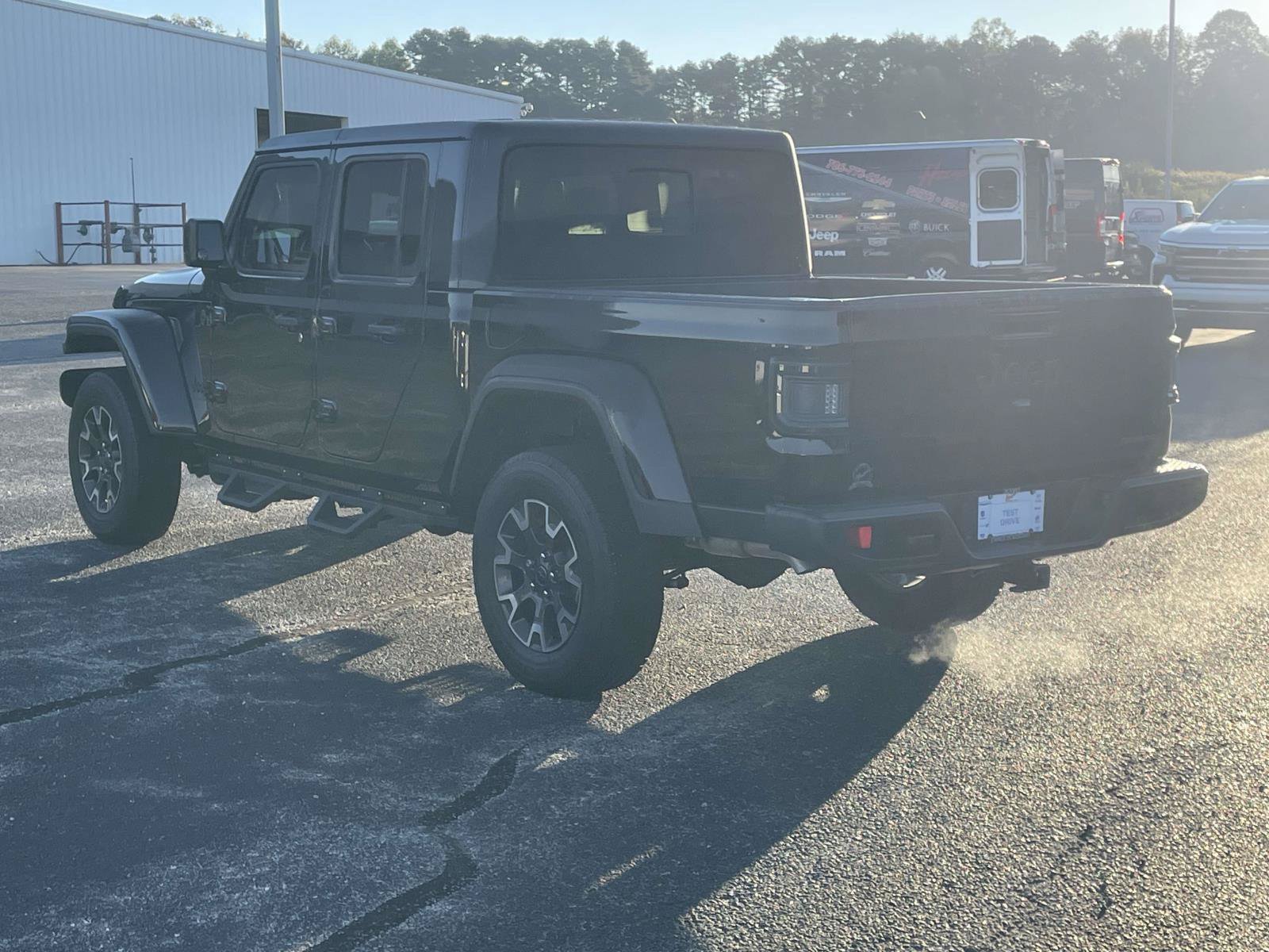 Certified 2026 Jeep Gladiator Sport AWD/4WD image 26