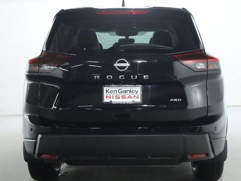 Certified 2026 Nissan Rogue SV image 41