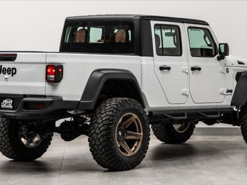 Used 2026 Jeep Gladiator Sport image 8
