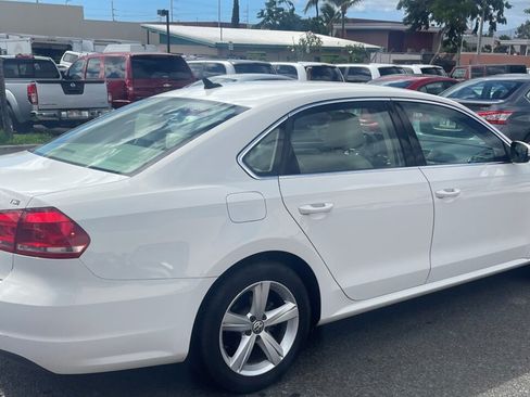 Used 2015 Volkswagen Passat 1.8T Limited Edition FWD image 6