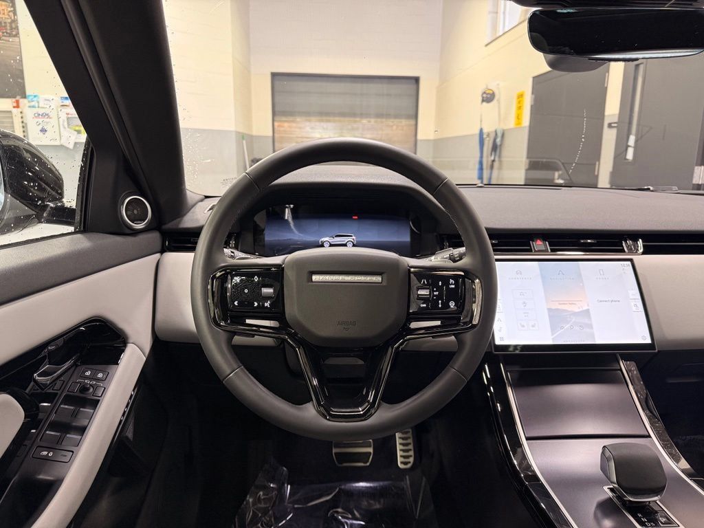 Used 2026 Land Rover Range Rover Evoque Dynamic SE AWD/4WD image 22