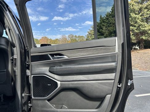 Used 2022 Jeep Wagoneer Series III w/ Premium Group I image 63