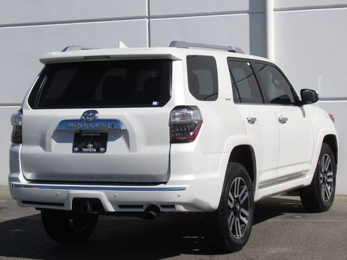 Used 2019 Toyota 4Runner Limited w/ Four Season Floor Mat Package image 6