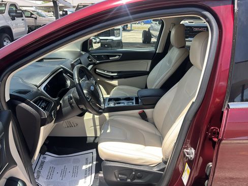 Used 2021 Ford Edge Titanium FWD image 12