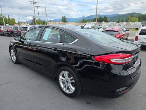 Used 2018 Ford Fusion SE FWD image 5