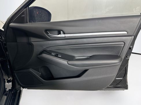 Used 2023 Nissan Altima 2.5 SL FWD image 32