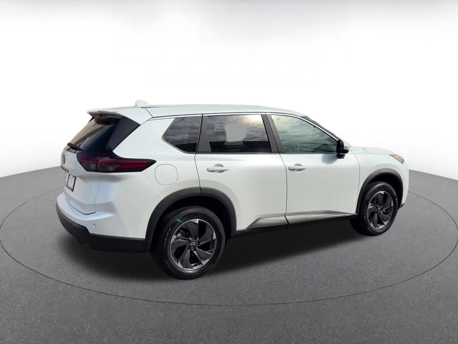 Used 2026 Nissan Rogue SV FWD image 13