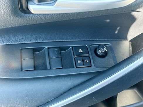 Used 2020 Toyota Corolla SE FWD image 17