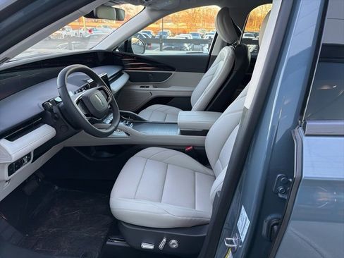 New 2026 Lincoln Nautilus Premier image 8