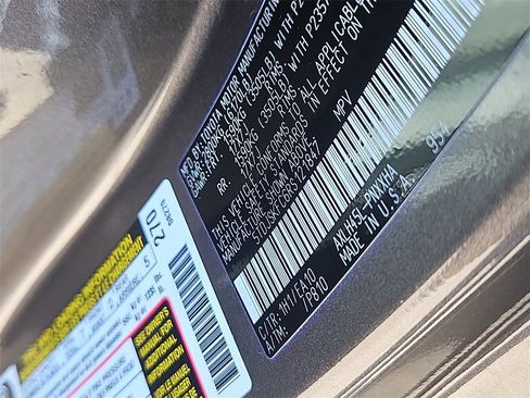 Used 2024 Toyota Sienna XLE image 14