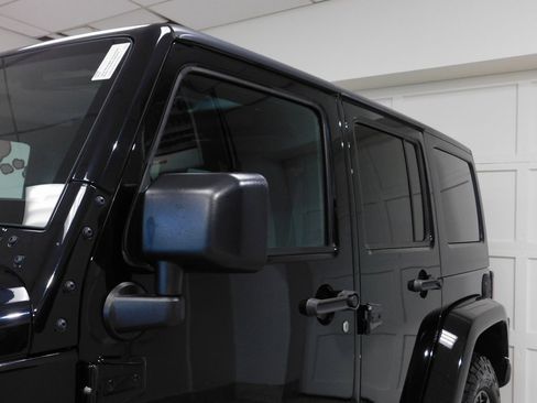 Used 2016 Jeep Wrangler Unlimited Sahara image 25