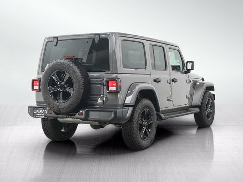 Used 2022 Jeep Wrangler Unlimited Sahara AWD/4WD image 5